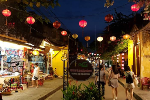 CẦN BÁN NHÀ CỔ 300 m², ĐƯỜNG TRẦN PHÚ, PHỐ CỔ HỘI AN, TP ĐÀ NẴNG